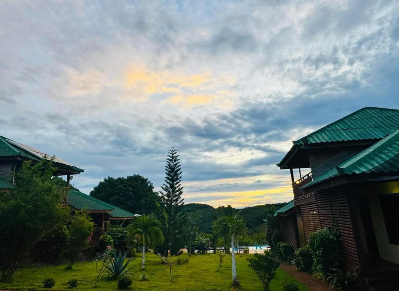 Ratanakiri Paradise Hotel & Restaurant Banlung Екстер'єр фото